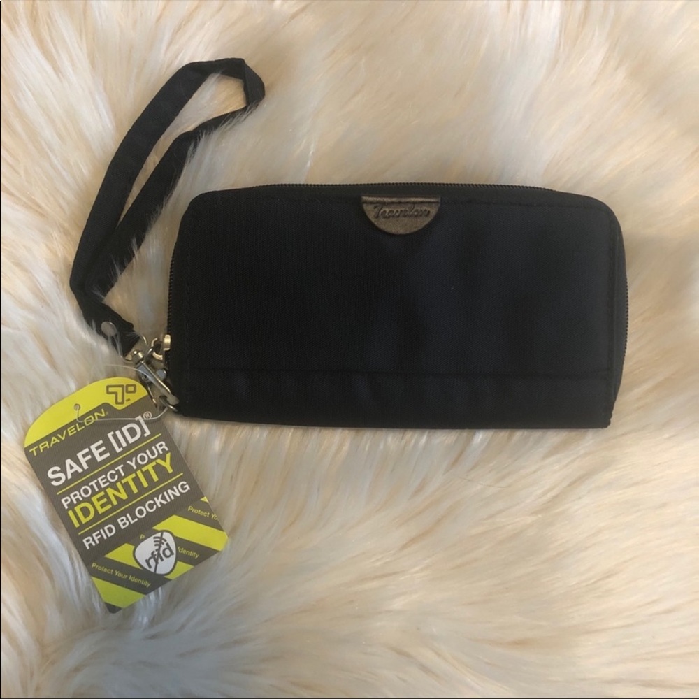 Travelon Wristlet Wallet